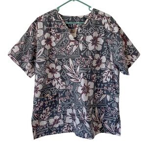 3/$20 Winnie Fashion Hawaiian Floral Gray and White Short Sleeve Scrub Shirt